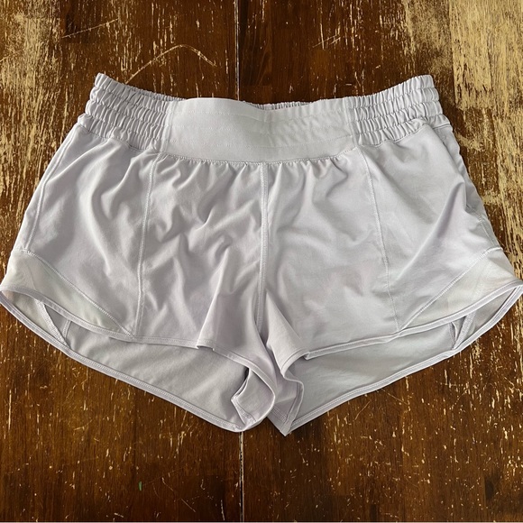 Lululemon Hotty Hot High Rise Lined Short 2.5 inch - Picture 1 of 5